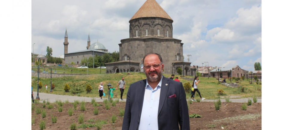 SES Partisi Genel Başkanı Atıf Özbey: “Sokakta üç başlık öne çıktı: savaş, ekonomi ve umutsuz gençlik” - GÜNDEM - İnternetin Ajansı