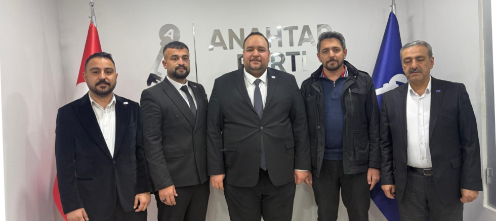 Adıyaman’da iş insanı Hasan Tepe, yaklaşık 105 kişilik grupla Anahtar Parti’ye katıldı - GÜNDEM - İnternetin Ajansı